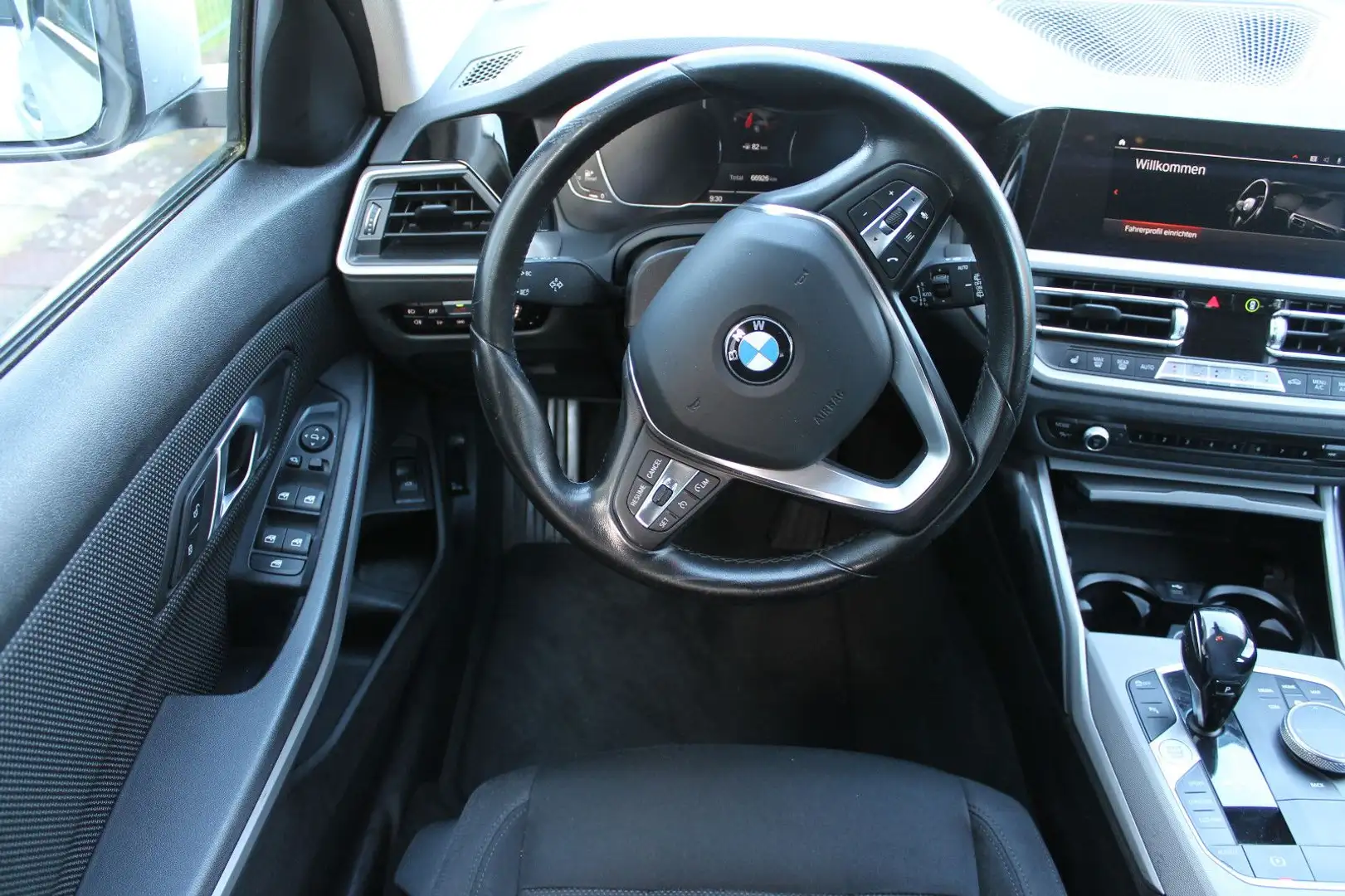 BMW 320 d Touring Automatik-Steptronic / VOLL-LED Silver - 2