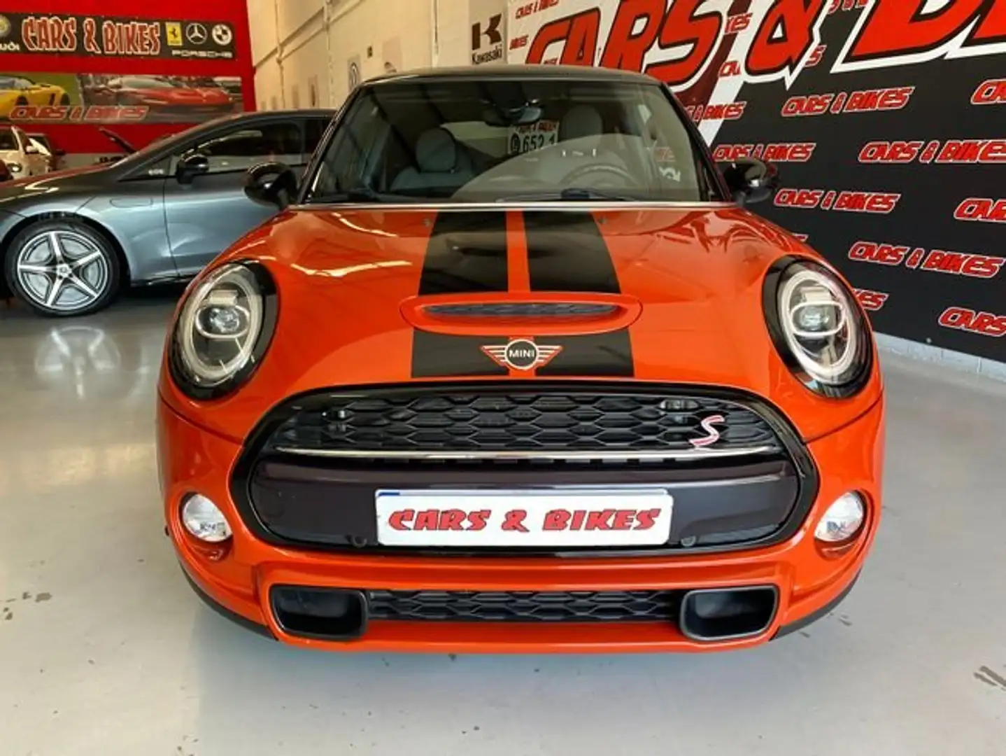 MINI Cooper S Orange - 2