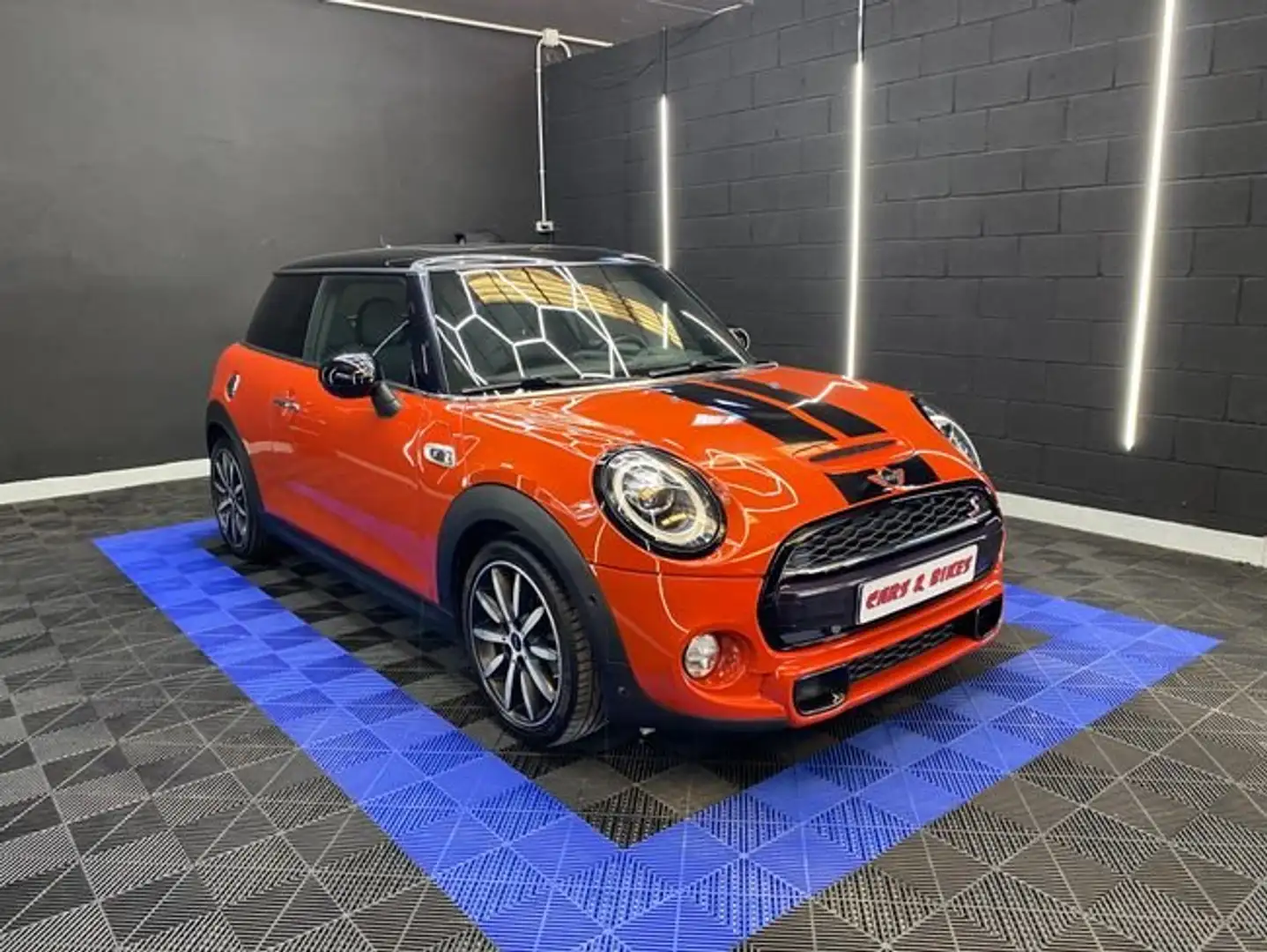 MINI Cooper S Orange - 1