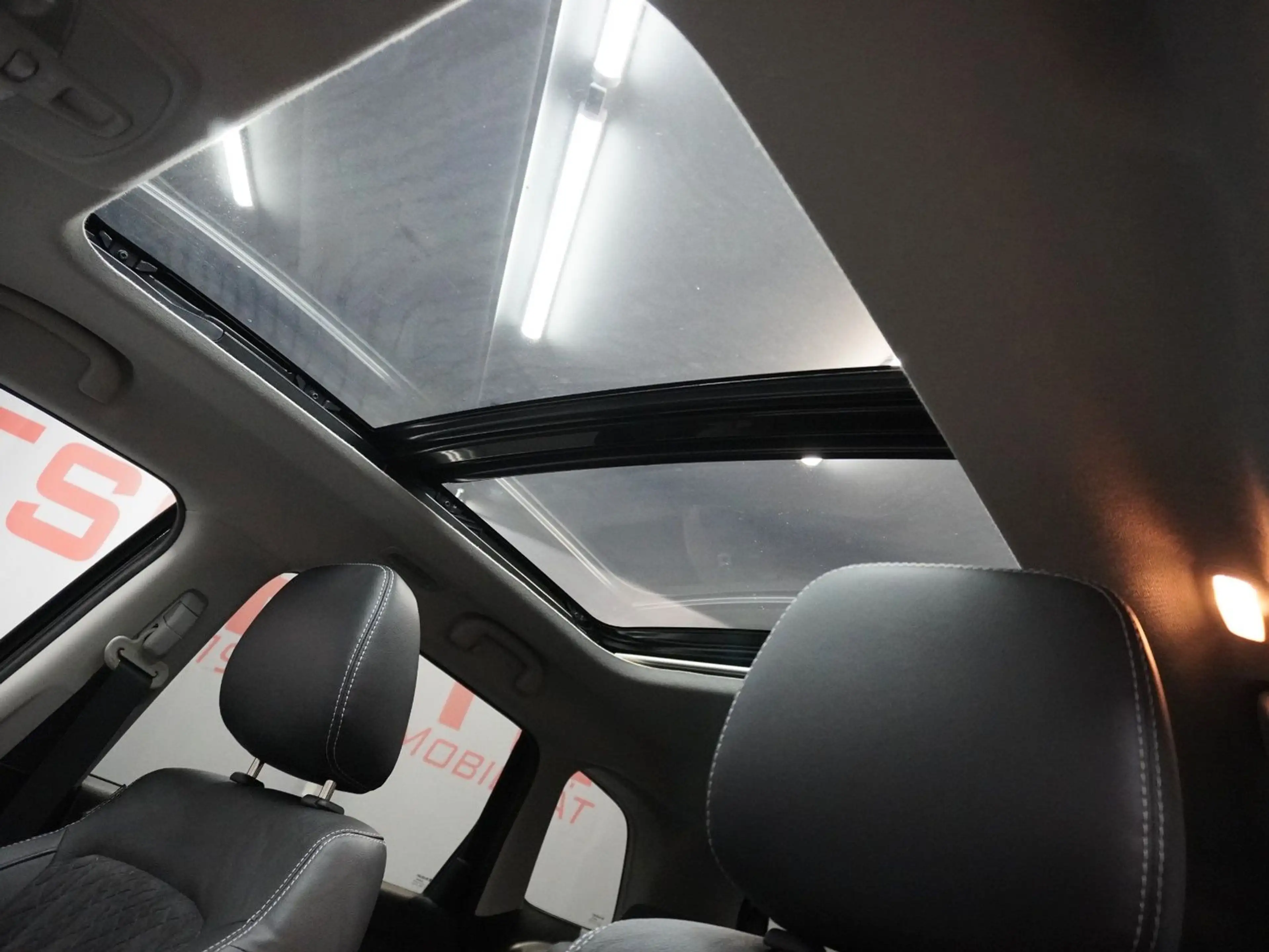 Suzuki Vitara 1.4 Comfort+ 4x4 2.Hd. Panorama — photo 10