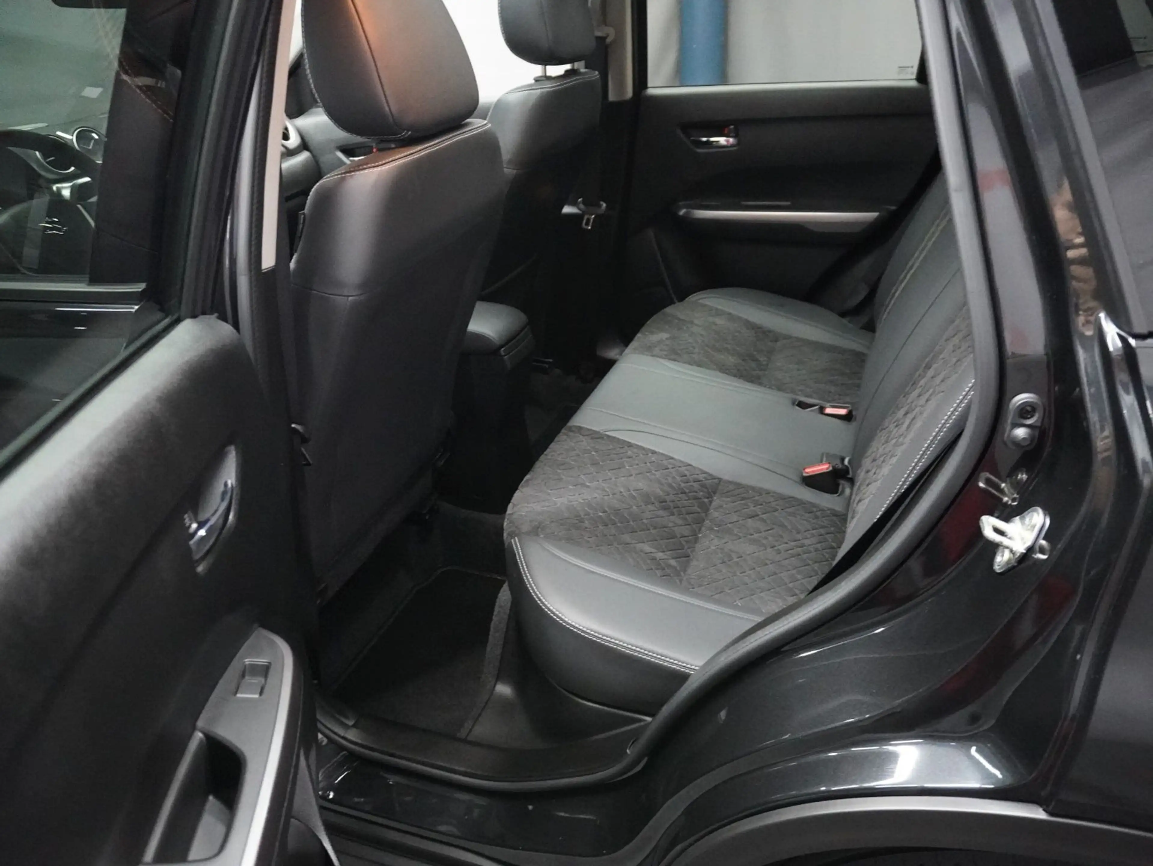 Suzuki Vitara 1.4 Comfort+ 4x4 2.Hd. Panorama — photo 9
