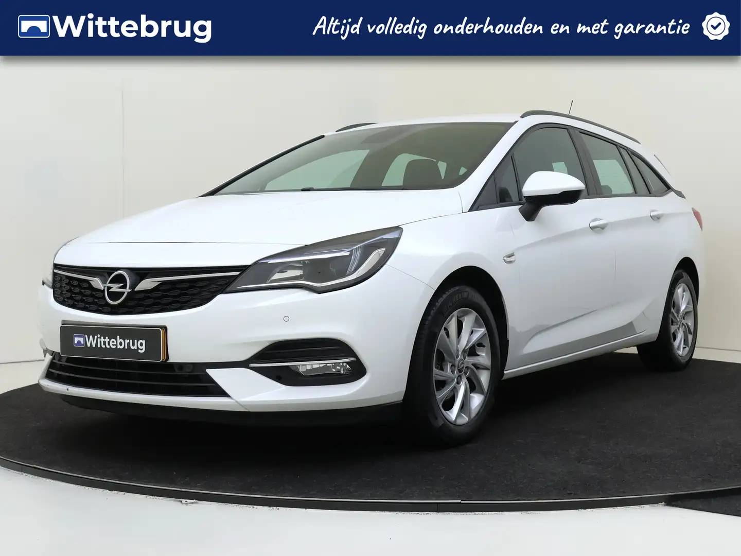 Opel Astra Sports Tourer 1.2 Edition | Benzine | Handgeschake Wit - 1