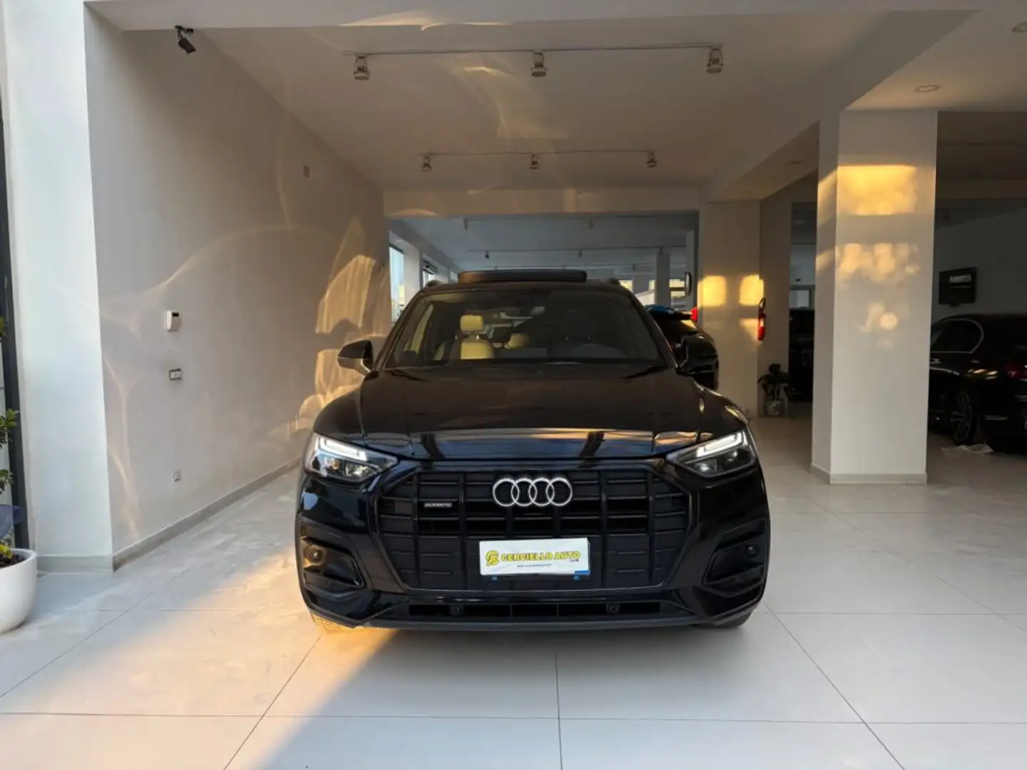 Audi Q5 SPB 40 TDI quattro business advanced t DA €469,0 Zwart - 2