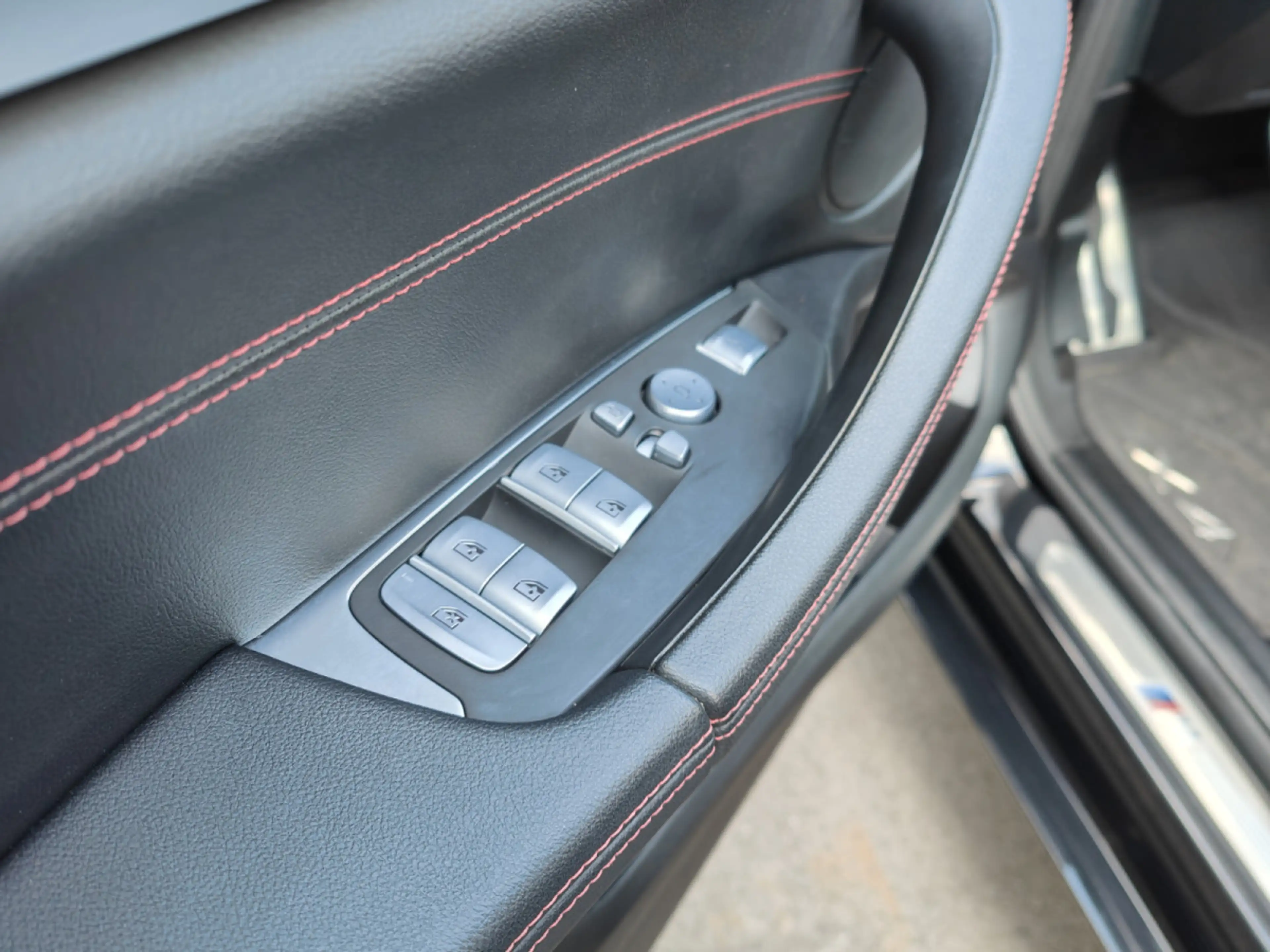 BMW X4 XDRIVE20I PACK M TOIT OUVRANT CARPLAY CAMERA 360 — photo 14