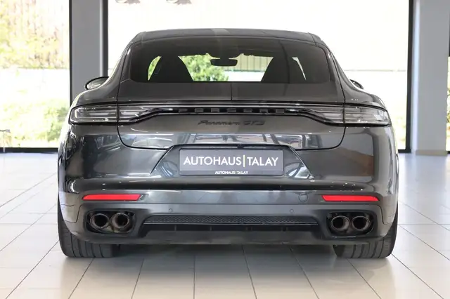 Porsche Panamera view 8