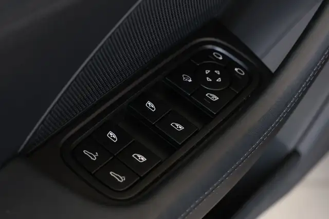 Porsche Panamera view 13