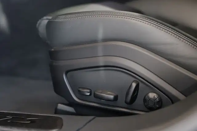 Porsche Panamera view 10
