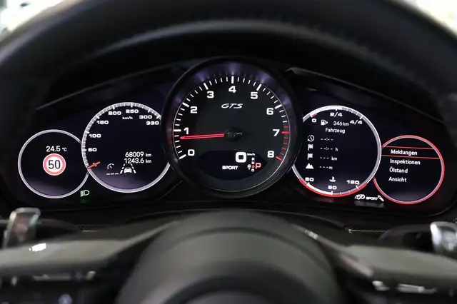 Porsche Panamera view 18