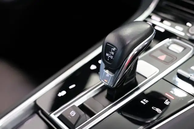 Porsche Panamera view 25