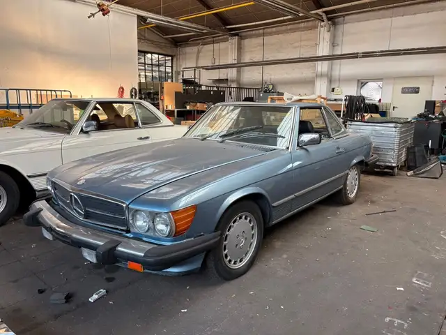 Mercedes-Benz SL 560