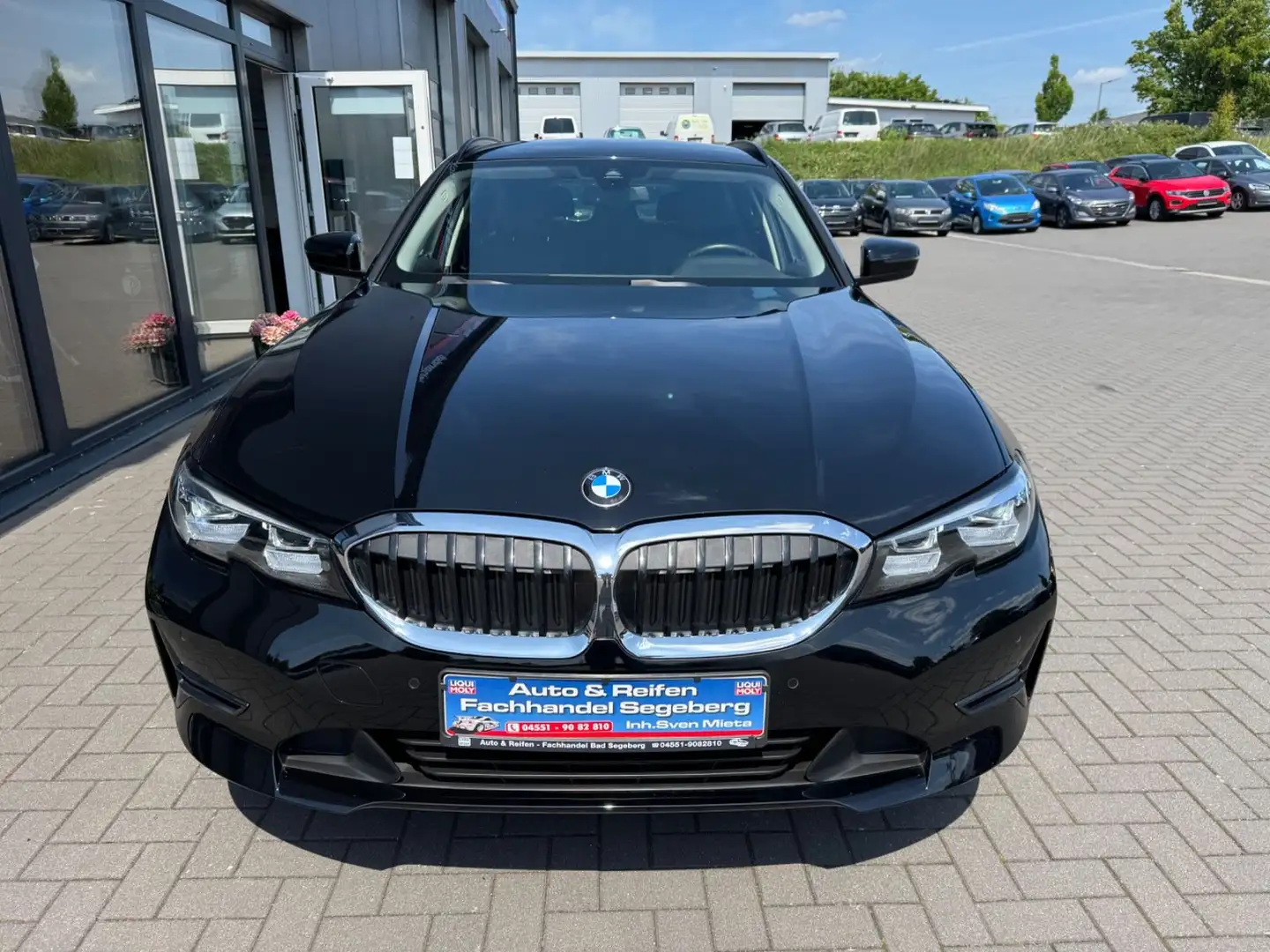 BMW 320 e Touring  Advantage*NAVI*LED*LEDER*KAMERA Schwarz - 2
