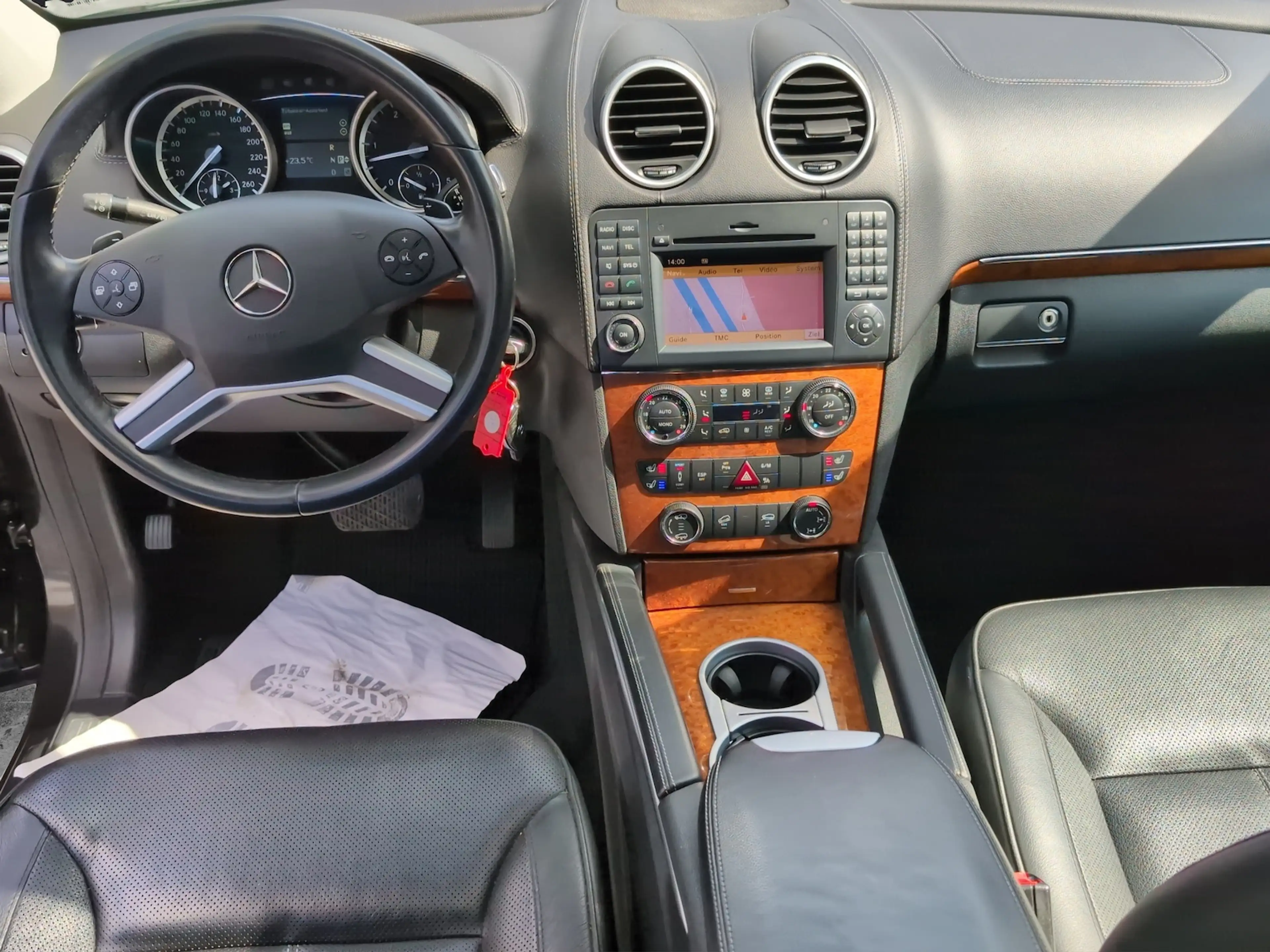Mercedes-Benz GL 350 CDI BE *7.Sitze*ILS*Luft*AHK* — photo 15