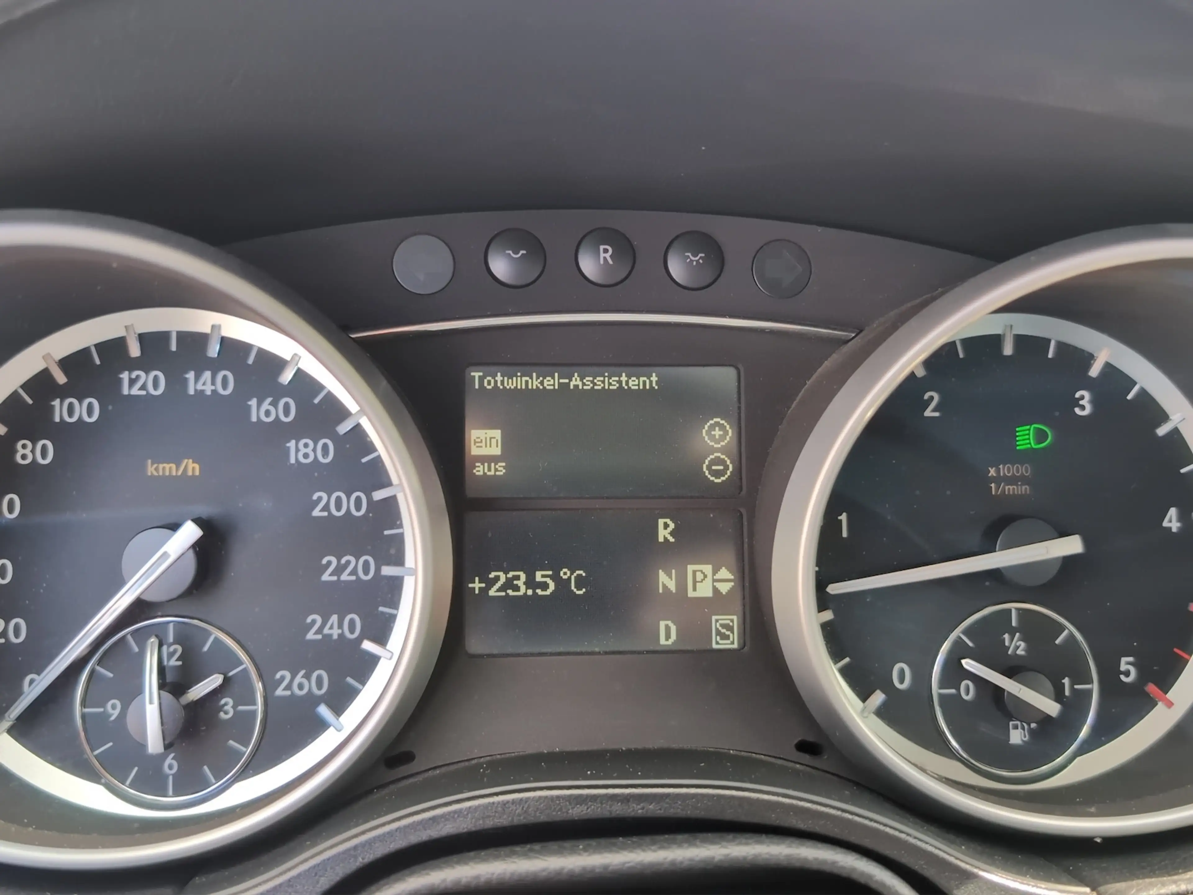 Mercedes-Benz GL 350 CDI BE *7.Sitze*ILS*Luft*AHK* — photo 14