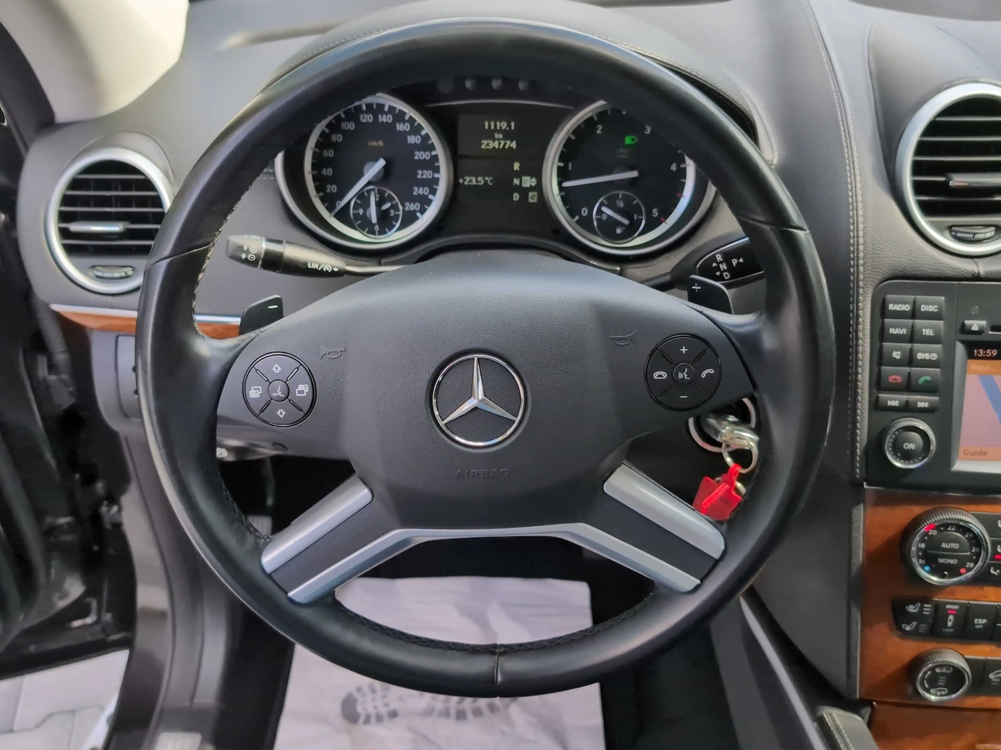 Mercedes-Benz GL 350 CDI BE *7.Sitze*ILS*Luft*AHK* — photo 11