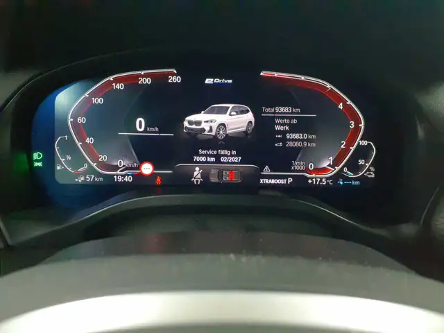 BMW X3 view 11