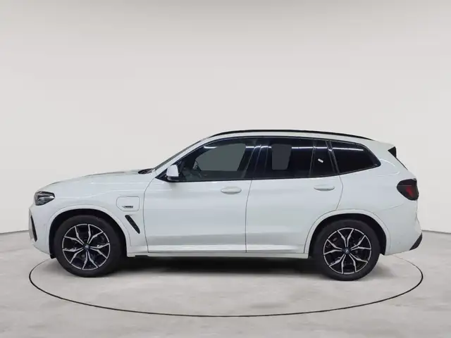 BMW X3 view 6