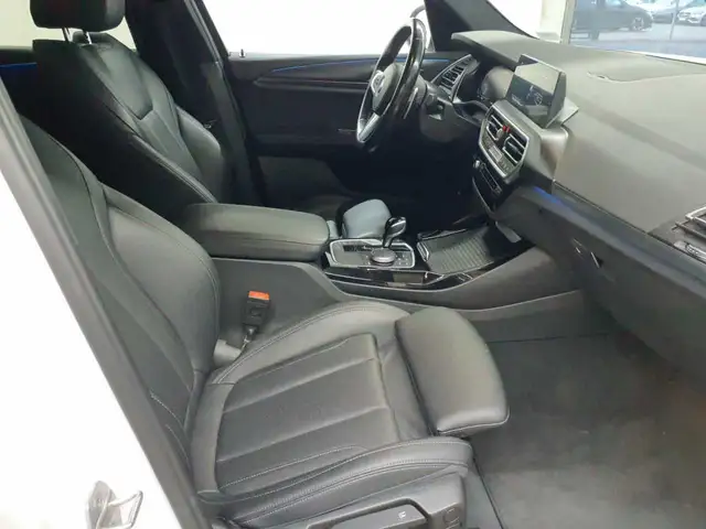 BMW X3 view 8