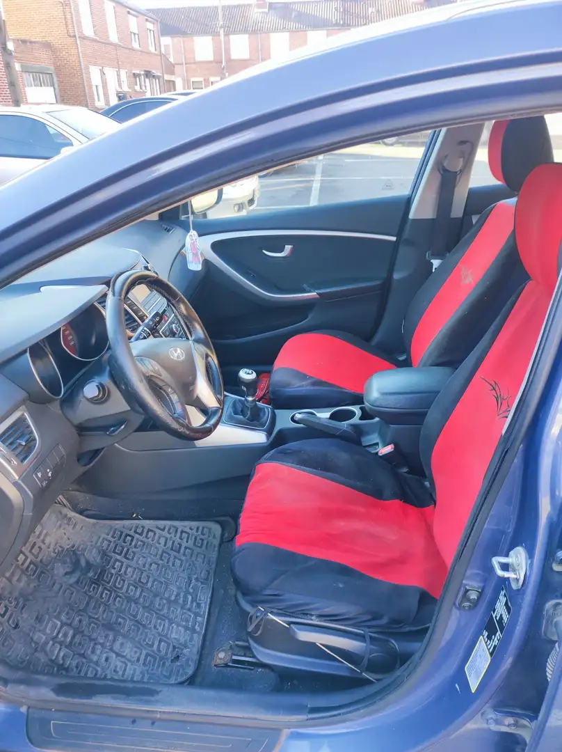 Hyundai i30 HYUNDAI GO CW i30 5d  1.6D 110 M6 Bleu - 2