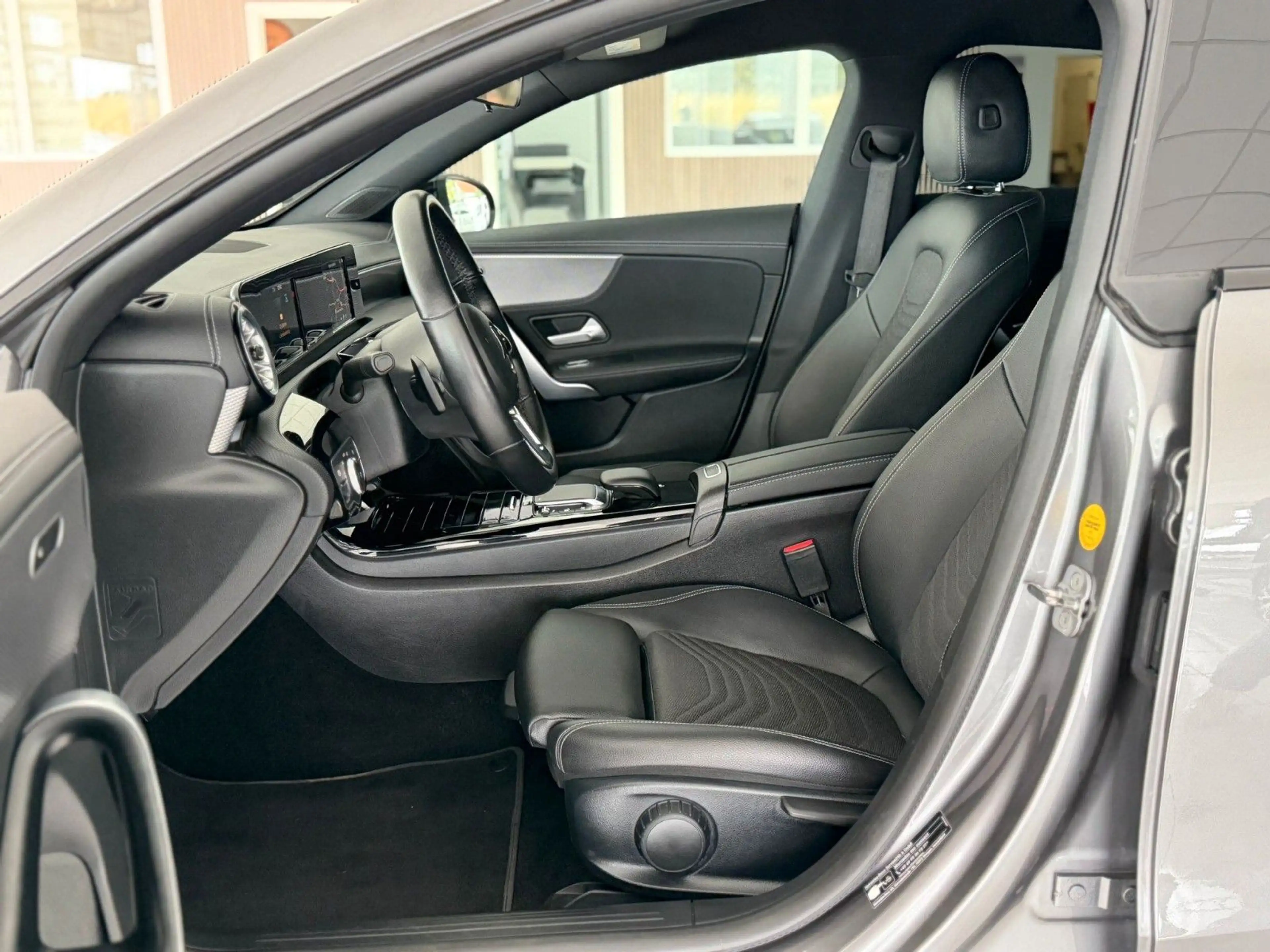 Mercedes-Benz CLA 220 CLA Shooting Brake CLA 220 d+Aut.+Kamera+1.Hand — photo 7