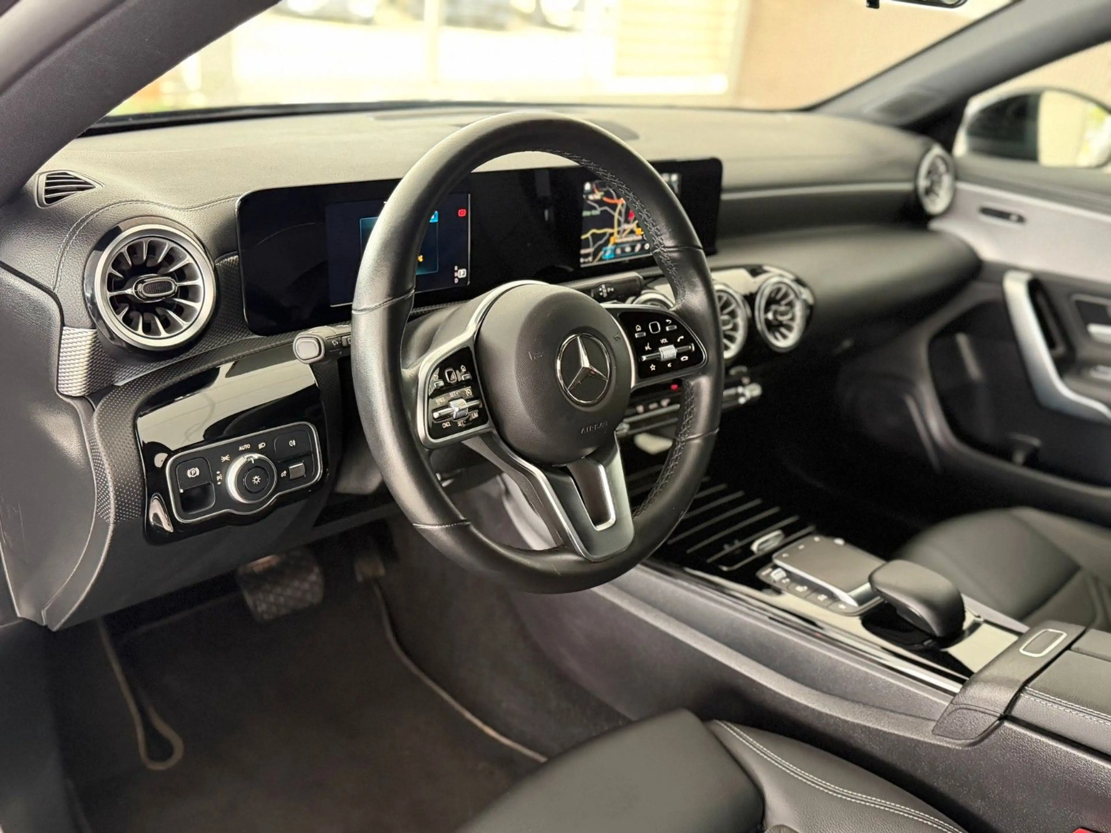 Mercedes-Benz CLA 220 CLA Shooting Brake CLA 220 d+Aut.+Kamera+1.Hand — photo 8