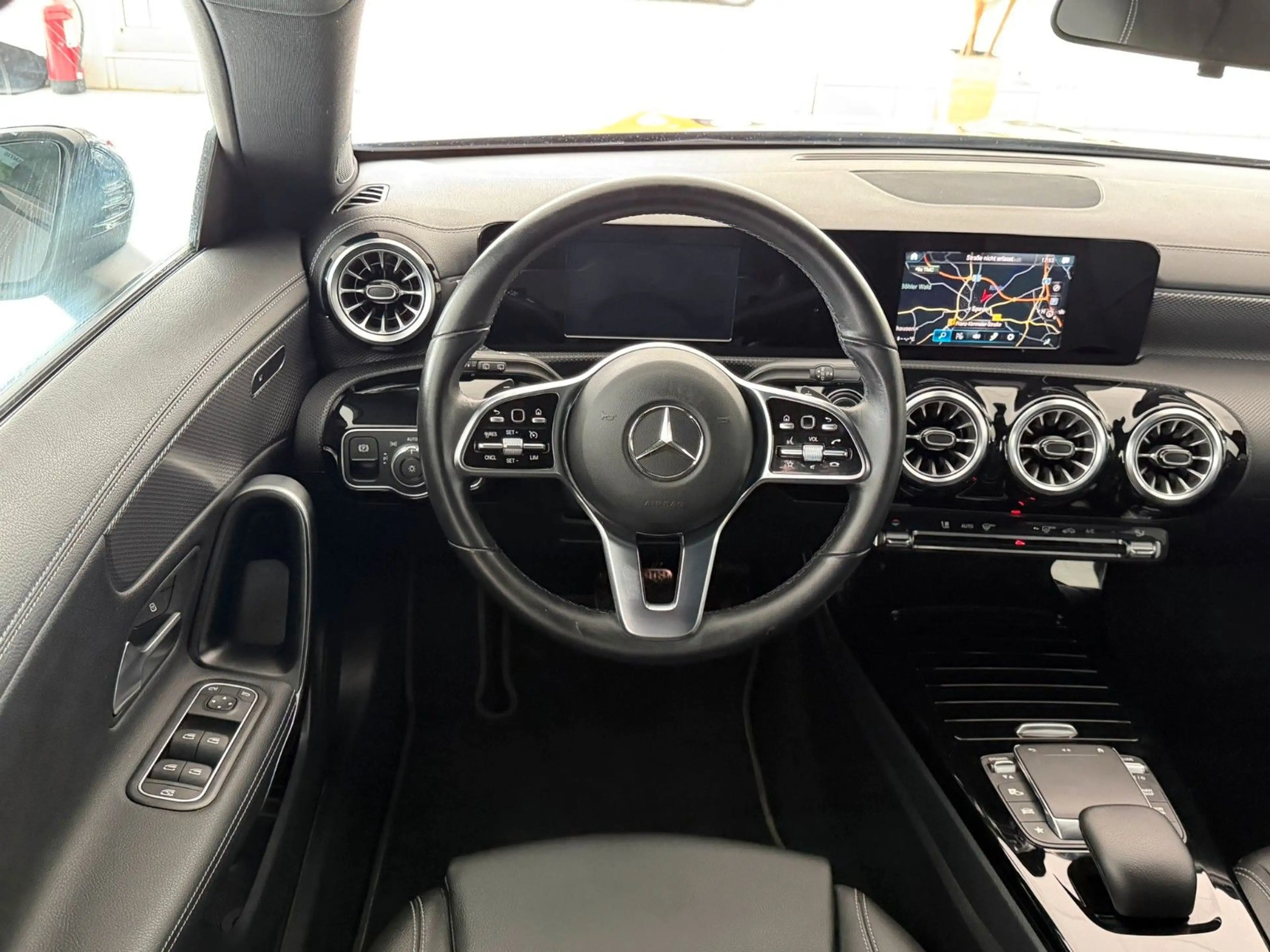 Mercedes-Benz CLA 220 CLA Shooting Brake CLA 220 d+Aut.+Kamera+1.Hand — photo 10