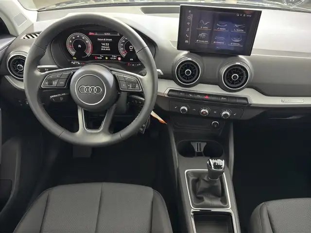 Audi Q2 view 7