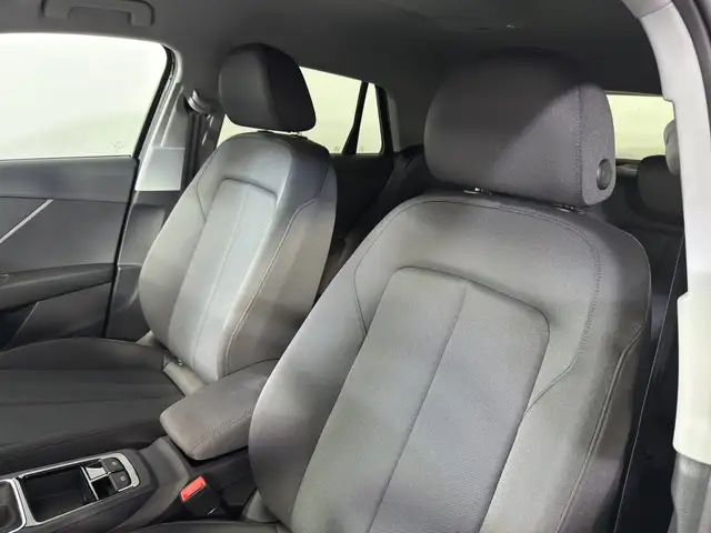 Audi Q2 view 12