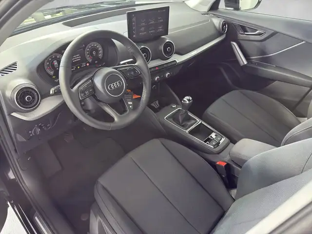 Audi Q2 view 6
