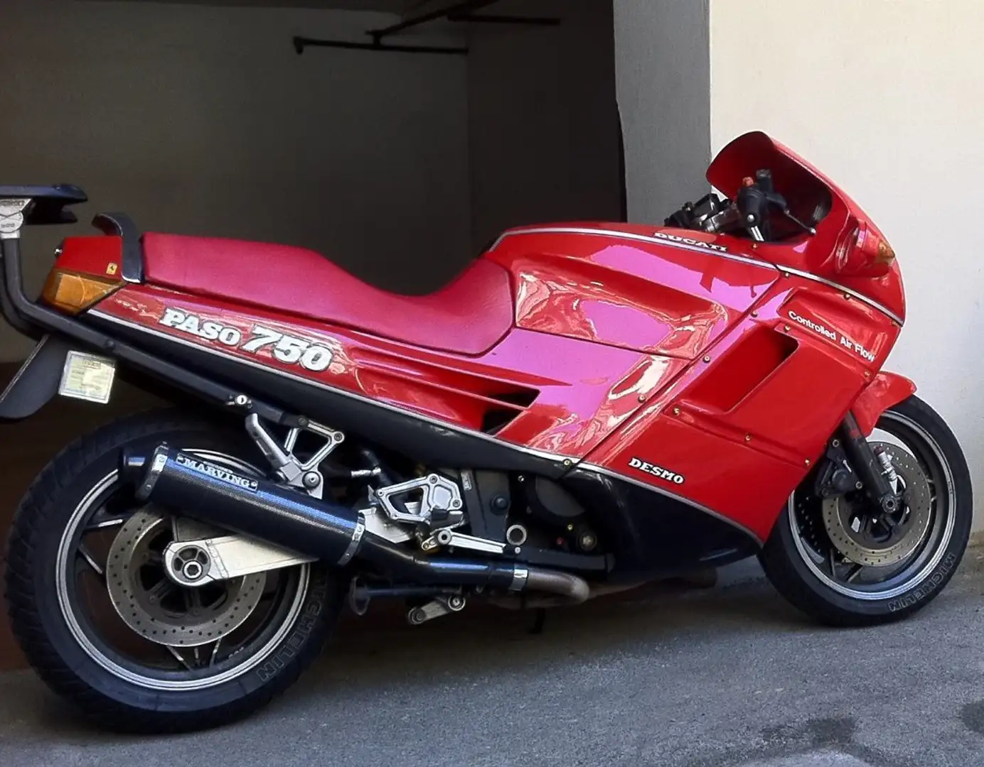 Ducati 750 Paso Rot - 1