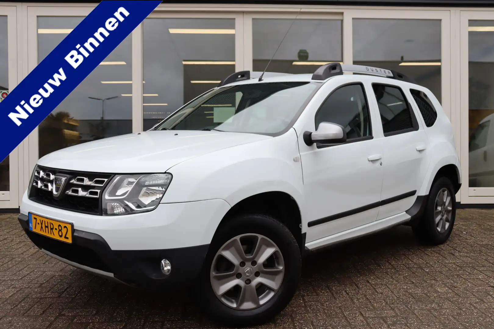 Dacia Duster 1.2 TCe 4x2 Lauréate, Cruise Control, Airco, PDC A Weiß - 1