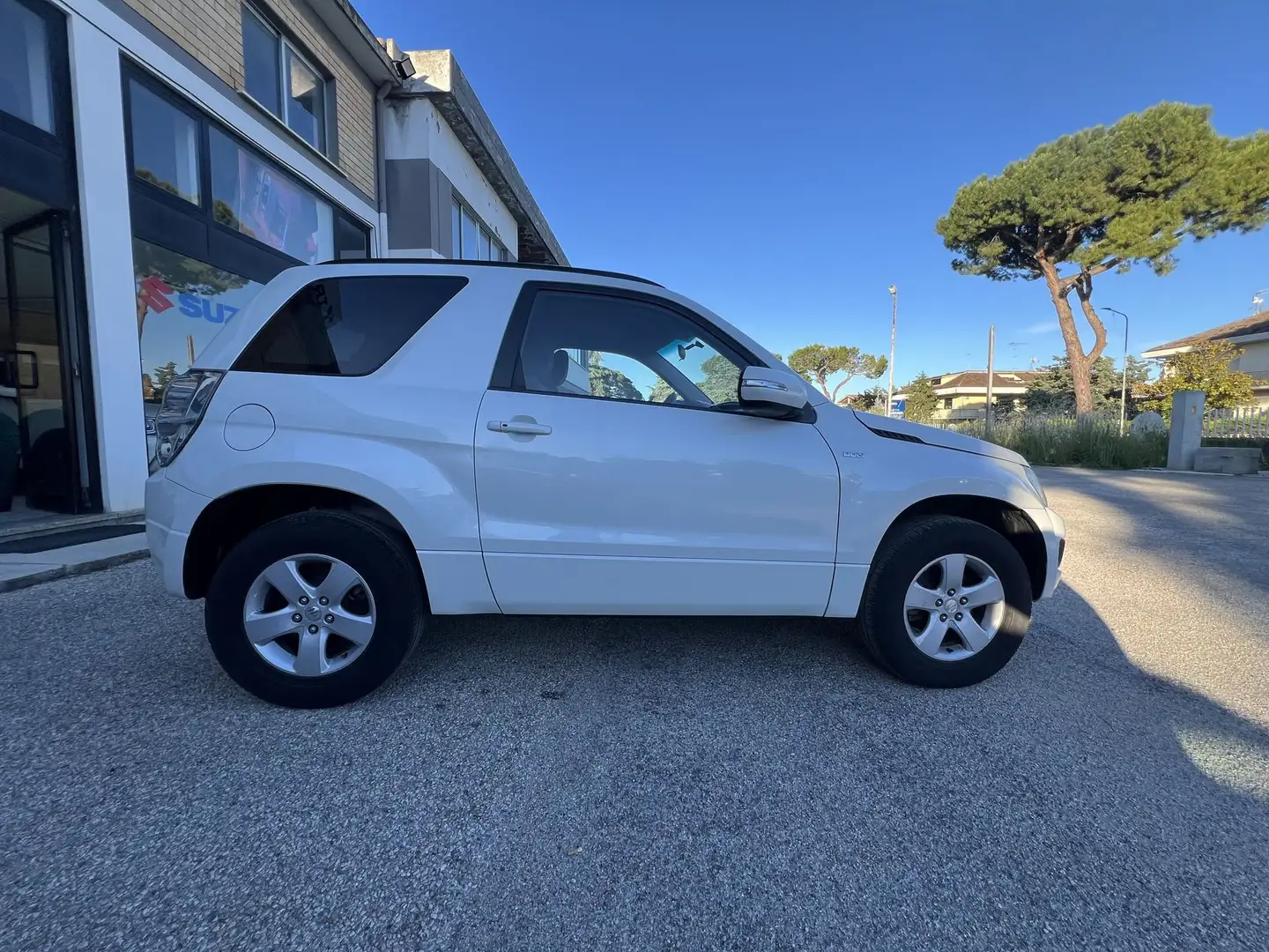 Suzuki Grand Vitara Grand Vitara 1.9 DDiS 3p. Evolution Navi Bianco - 2