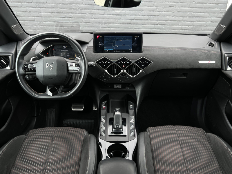 DS Automobiles DS 3 Crossback PureTech 130 EAT8 Performance Line+ Navigatie | Ai — photo 5