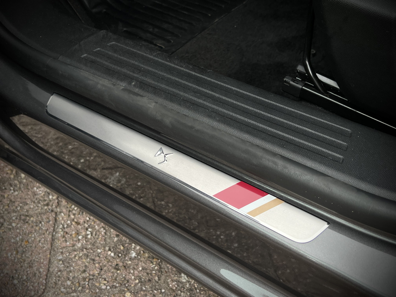 DS Automobiles DS 3 Crossback PureTech 130 EAT8 Performance Line+ Navigatie | Ai — photo 25