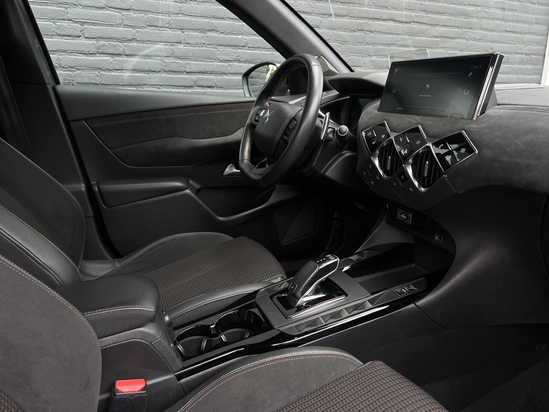DS Automobiles DS 3 Crossback PureTech 130 EAT8 Performance Line+ Navigatie | Ai — photo 18