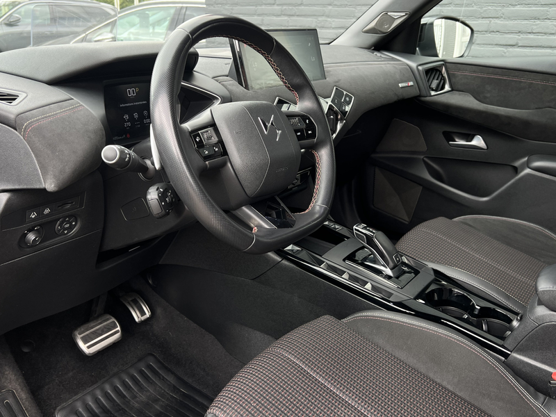 DS Automobiles DS 3 Crossback PureTech 130 EAT8 Performance Line+ Navigatie | Ai — photo 3