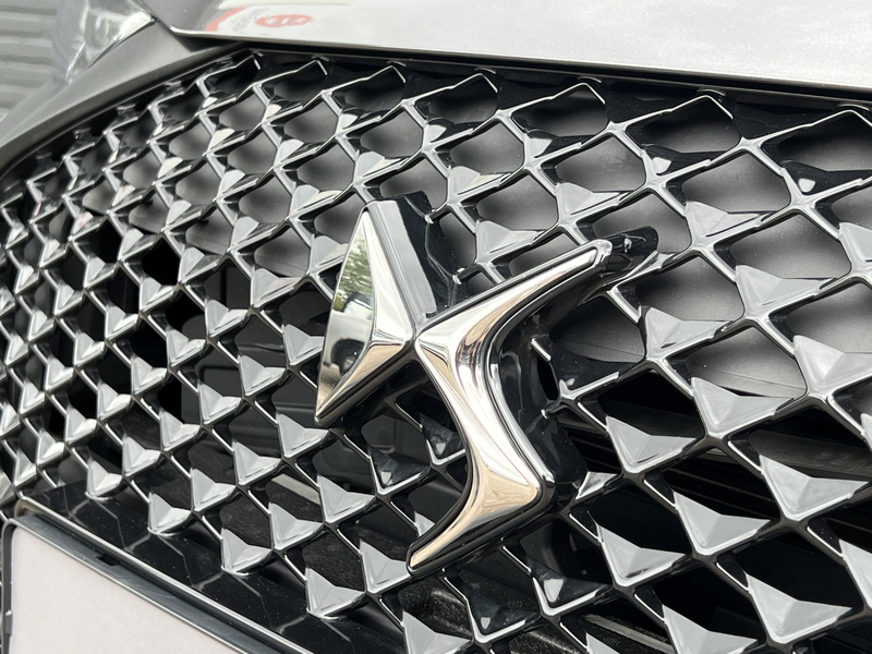 DS Automobiles DS 3 Crossback PureTech 130 EAT8 Performance Line+ Navigatie | Ai — photo 20