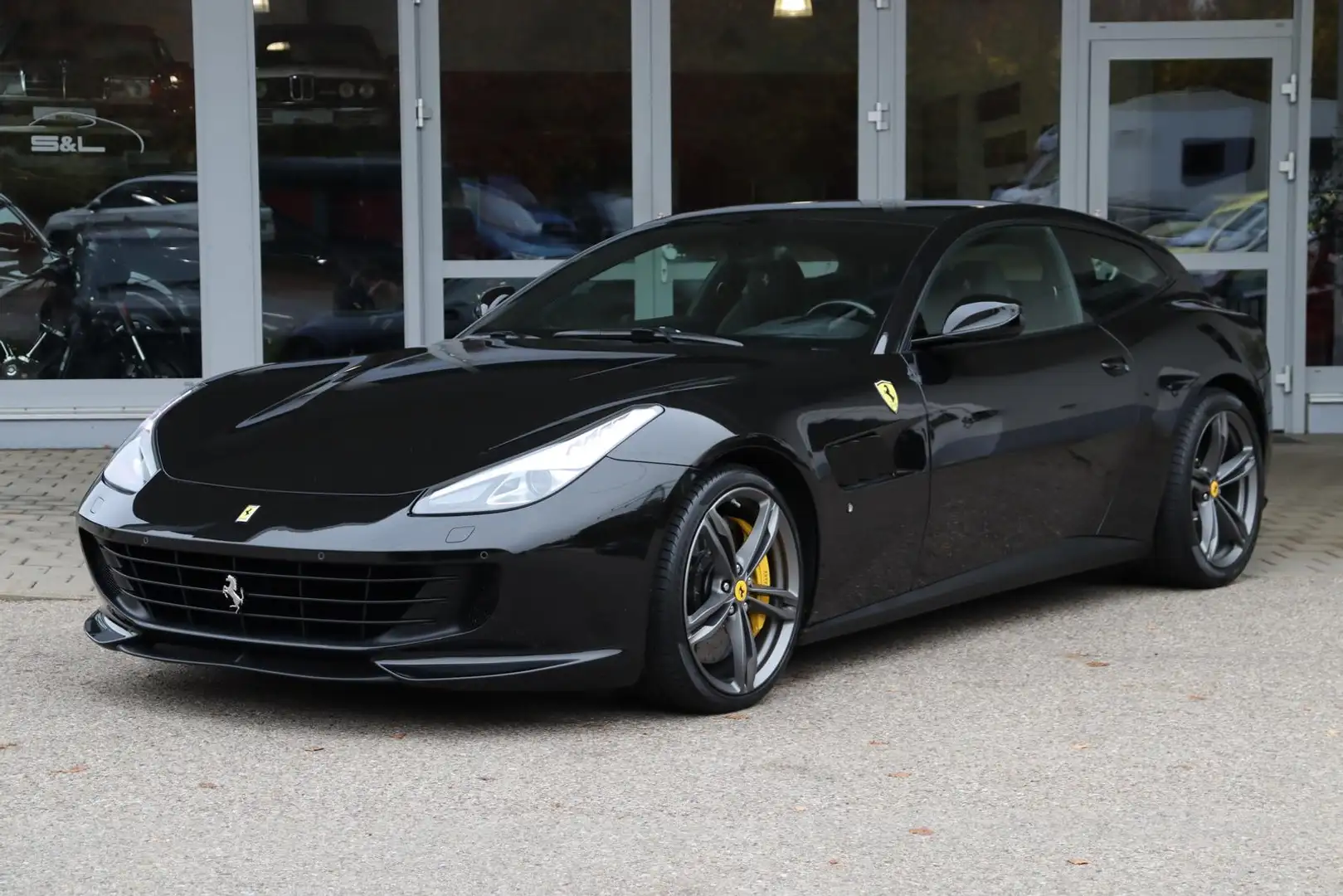 Ferrari GTC4 Lusso / Lift / Carbon / LED's / Pano / HI-FI Fekete - 1