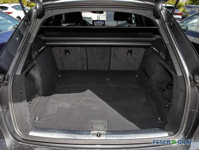 Audi A4 view 8