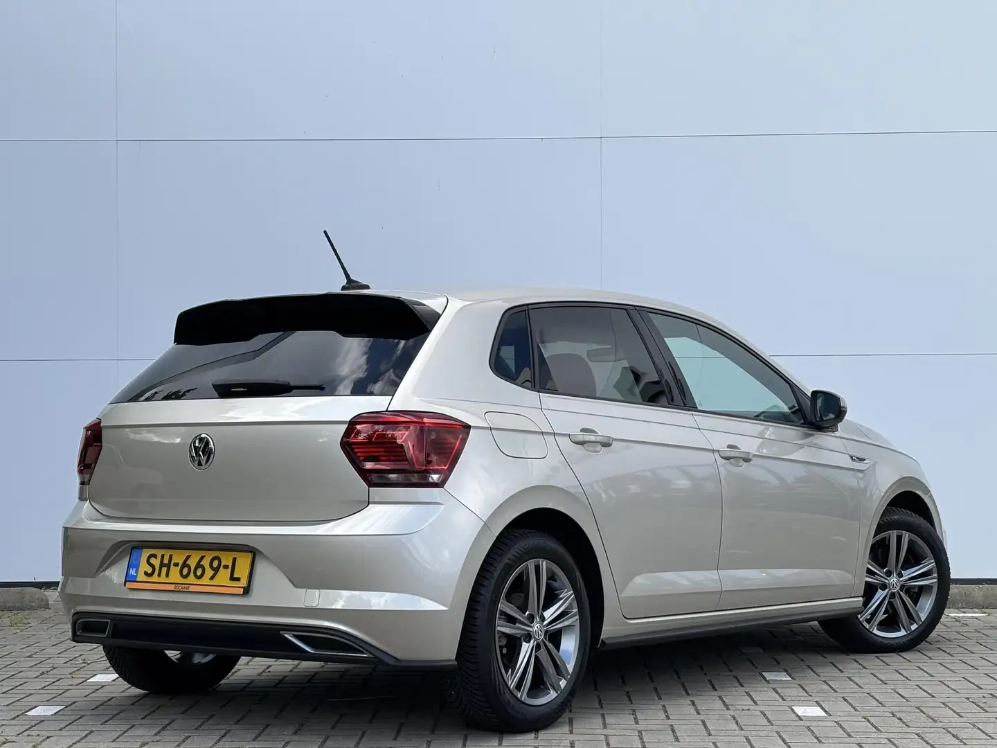 Volkswagen Polo 1.0 TSI Highline | 3x R-line pakket | LED-lichtpak Gris - 2