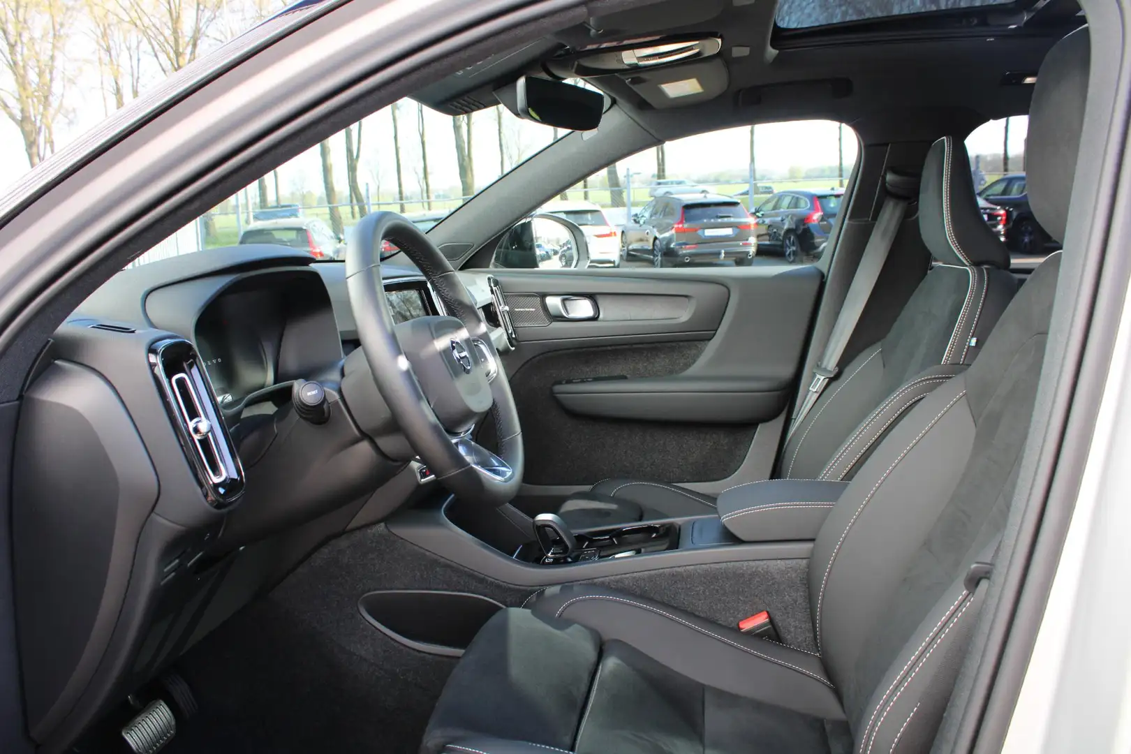 Volvo EX40 Single Motor Extended Range Ultra 82 kWh | Nubuck Grijs - 2