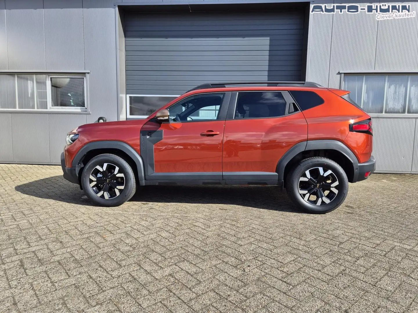 Dacia Duster Extreme Hybrid 140PS Automatik 1.6 SCE 4x Kamer... Braun - 2