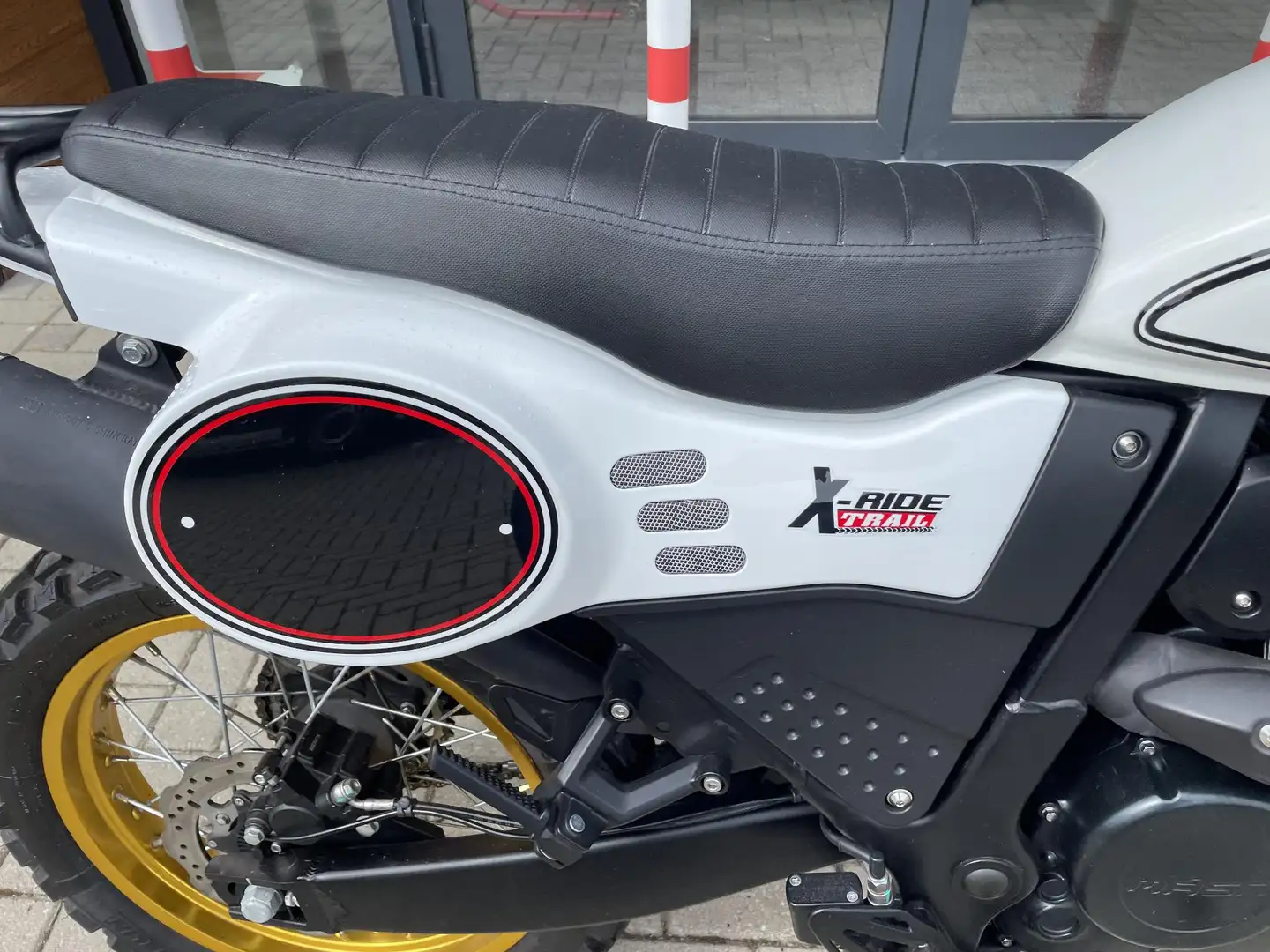 Mash X-Ride 650 Trail #A2 Rijbewijs# 1.320 KM#zgan Blanc - 2