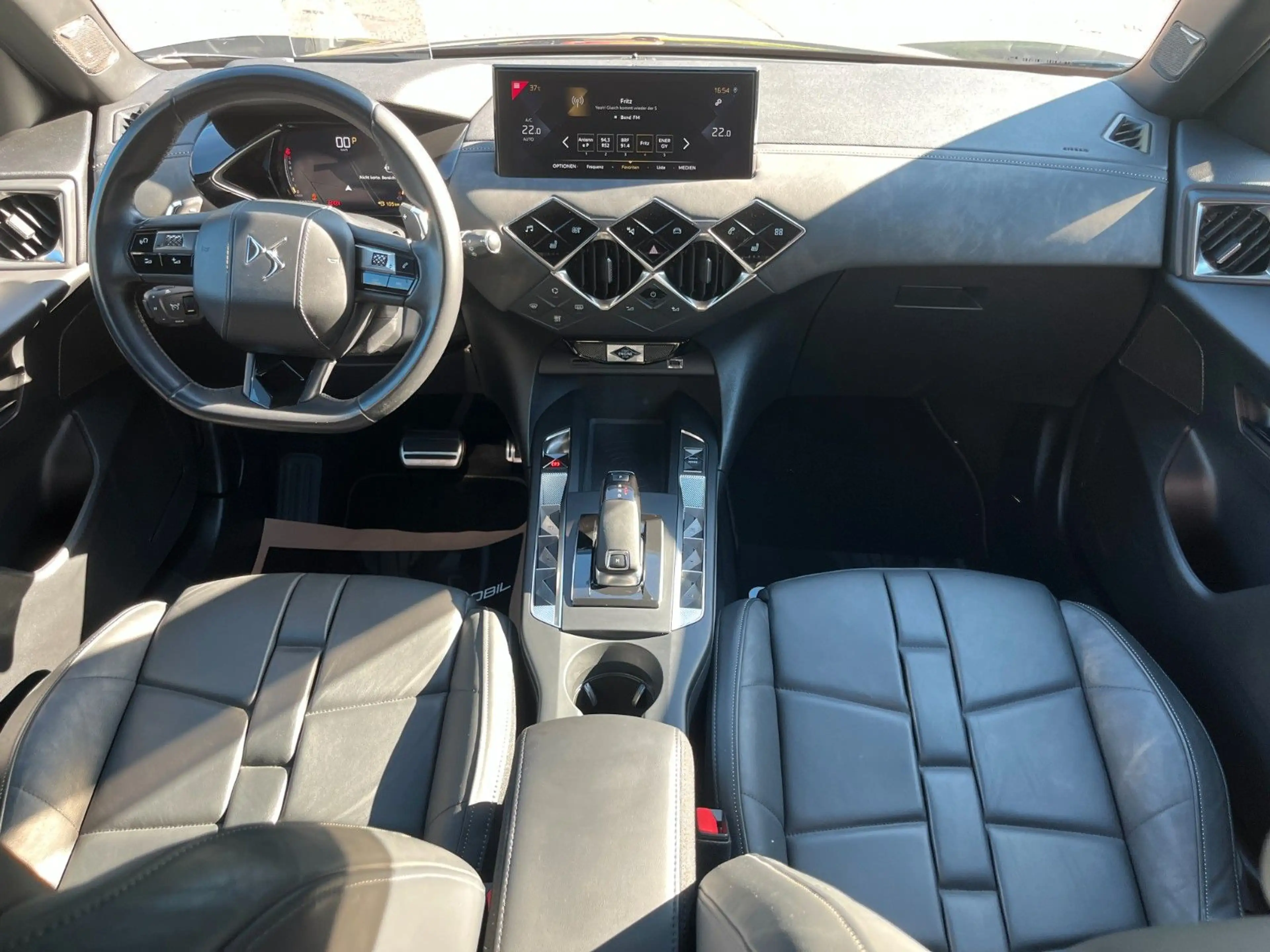 DS Automobiles DS 3 Crossback DS3 DS 3 Crossback So Chic+Leder+Carplay+HEAD UP — photo 15