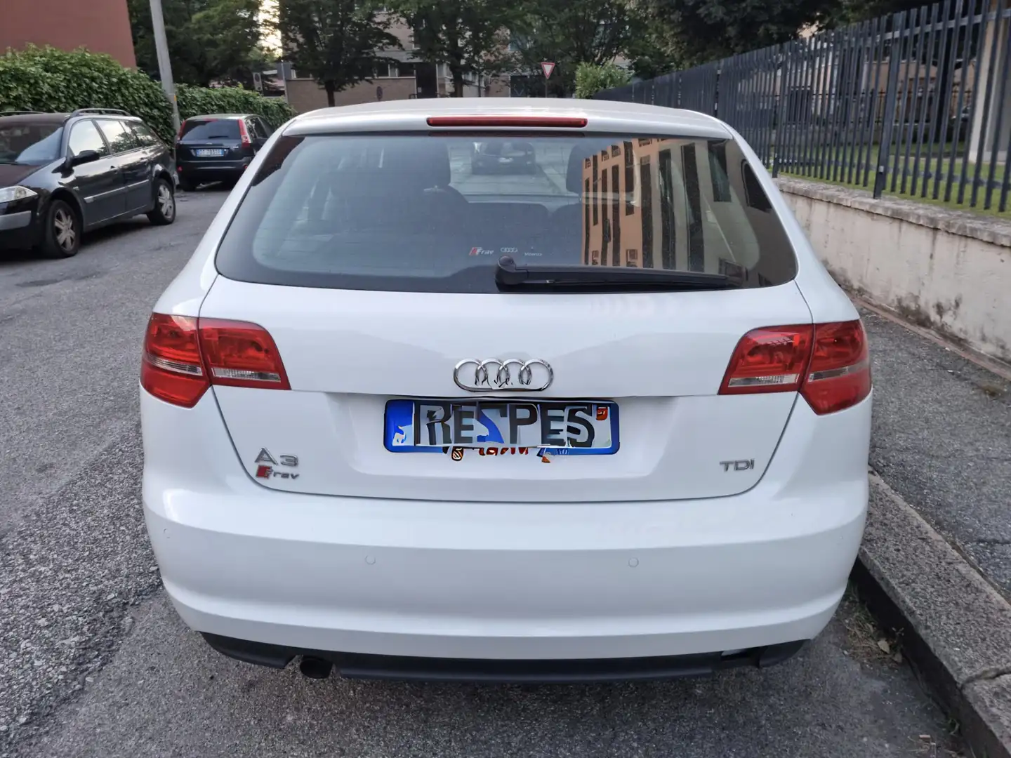 Audi A3 Sportback 1.6 tdi Ambiente 90cv - 1