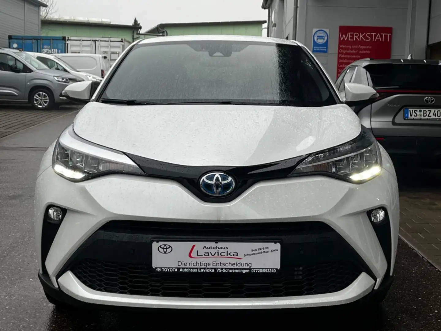 Toyota C-HR 2.0-l-Hybrid Team Deutschland Weiß - 2