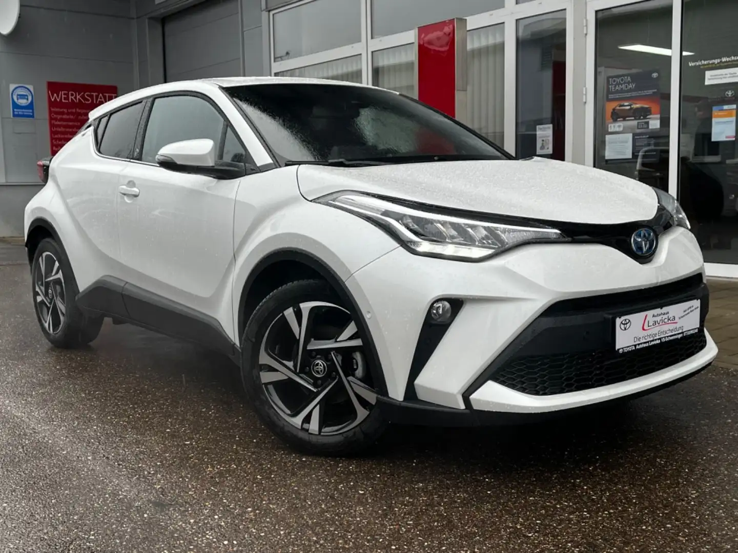 Toyota C-HR 2.0-l-Hybrid Team Deutschland Weiß - 1