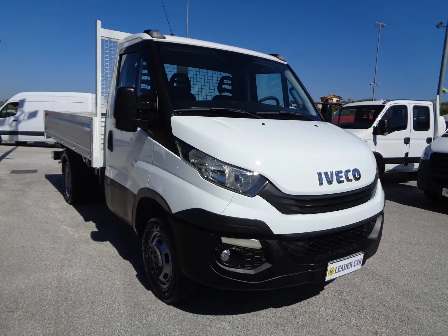 Iveco Daily 35C15 3.0HPI 150 cv RIBALTABILE TRILATERALE Weiß - 1