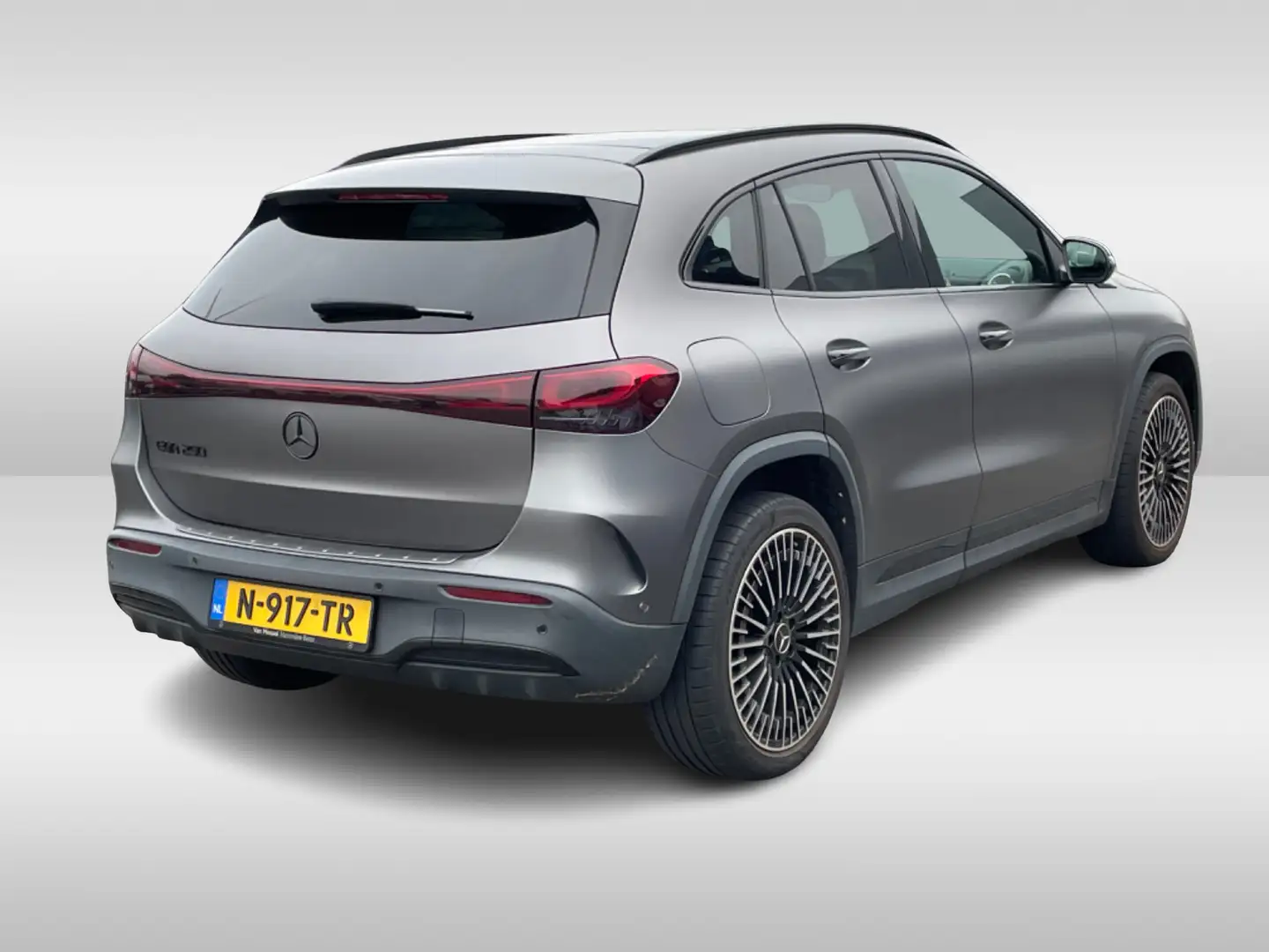 Mercedes-Benz EQA 250 Business Solution AMG 67 kWh / Panoramadak / Camer Grijs - 2