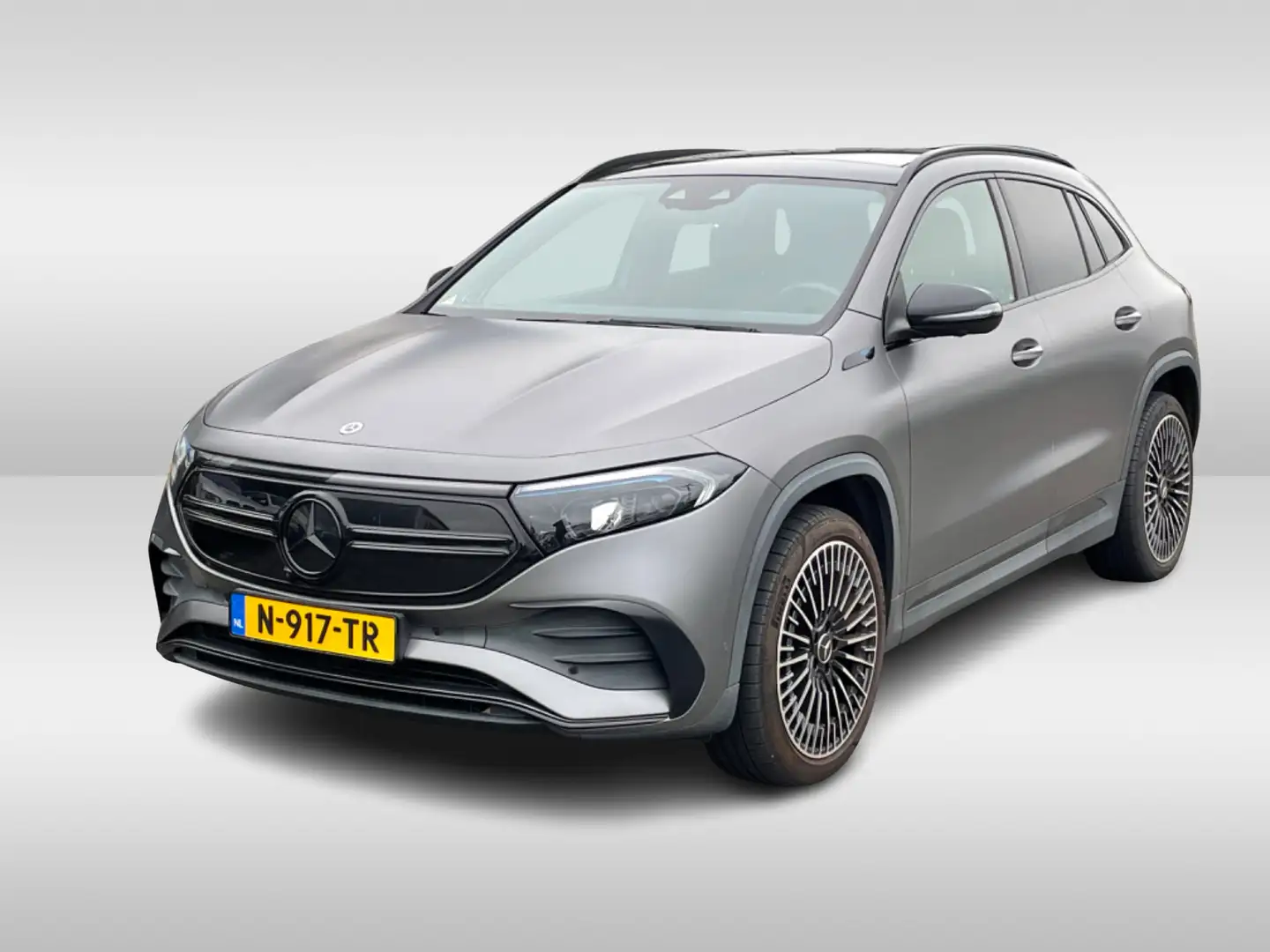 Mercedes-Benz EQA 250 Business Solution AMG 67 kWh / Panoramadak / Camer Grijs - 1