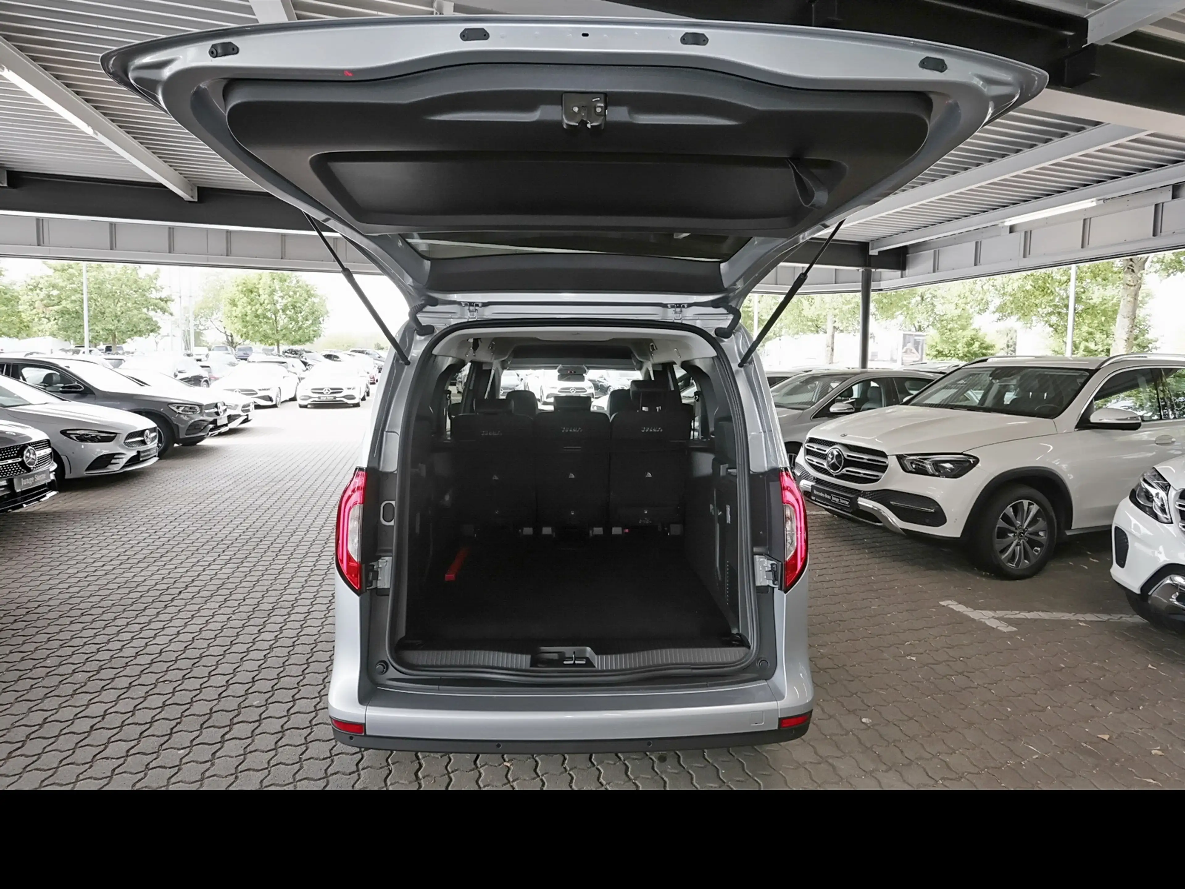 Mercedes-Benz T-Class lang Progressive MBUX 7G Kamera LED — photo 9